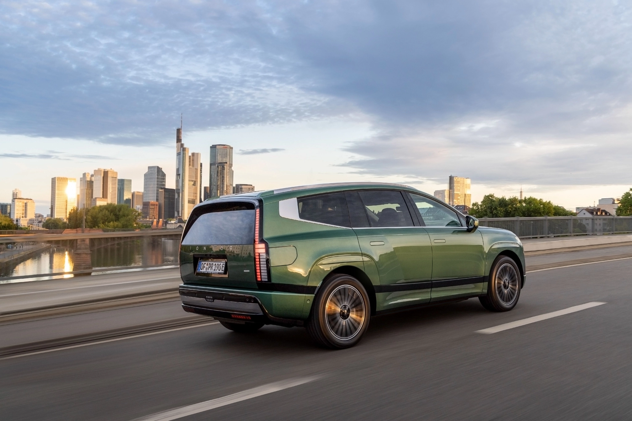 Hyundai ioniq 9 0725 exterior 21