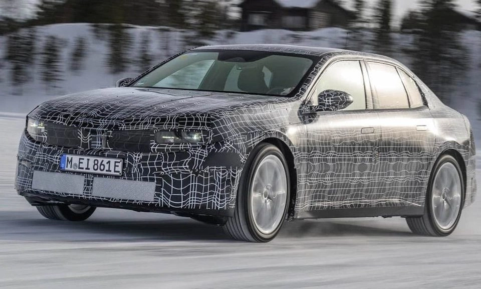 Od nove BMW “trojke” do prvog električnog Ferrarija