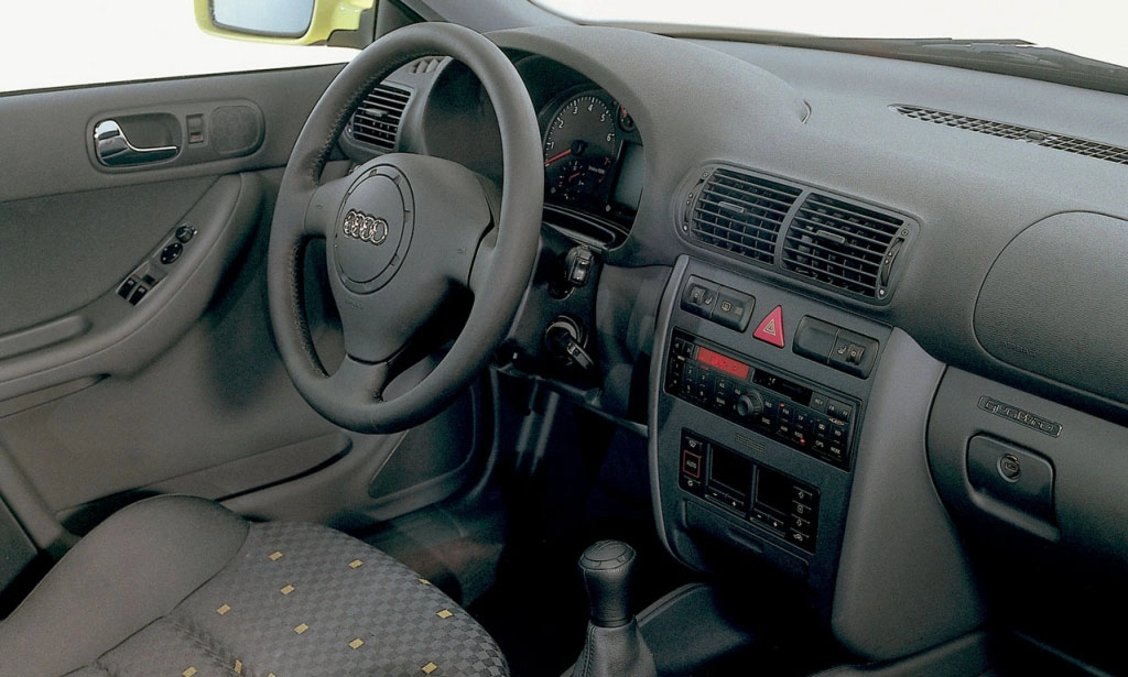 AUDIA3 1529 10