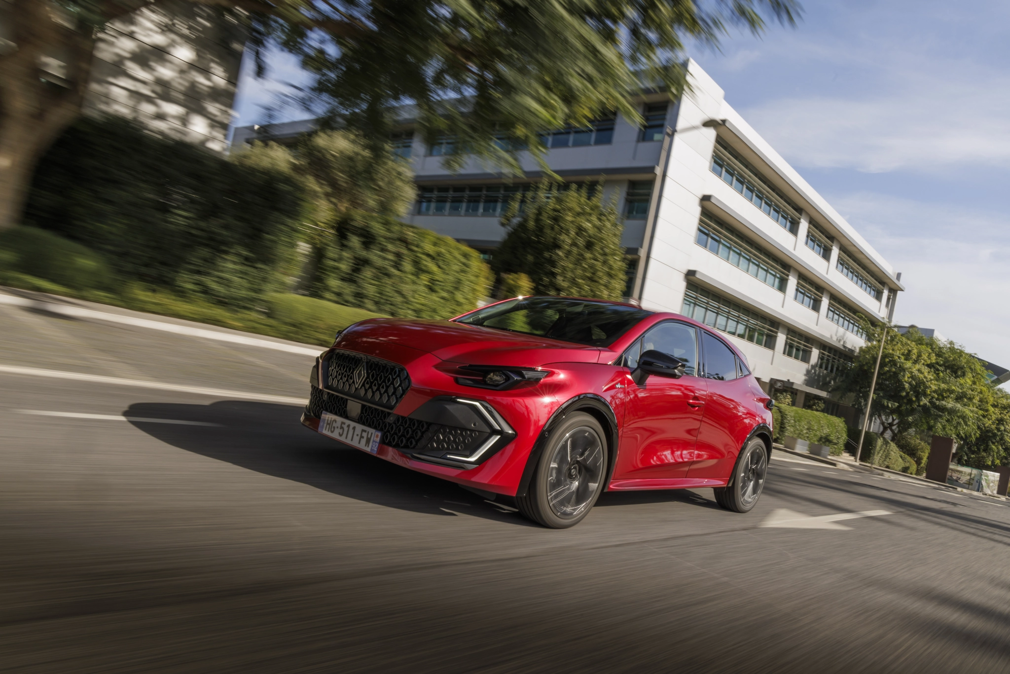 Renault Clio full hybrid E Tech Esprit Alpine Absolute Red 7