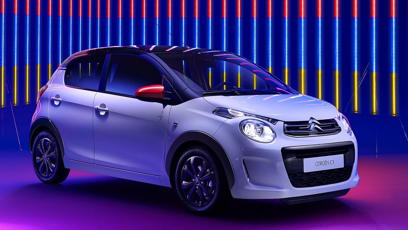Gradski automobil sa potpisom